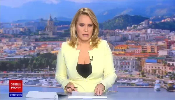 Guvernul italian este acuzat că nu lasă bărbații migranți să coboare de pe o barcă, deși femeilor și copiilor li s-a permis