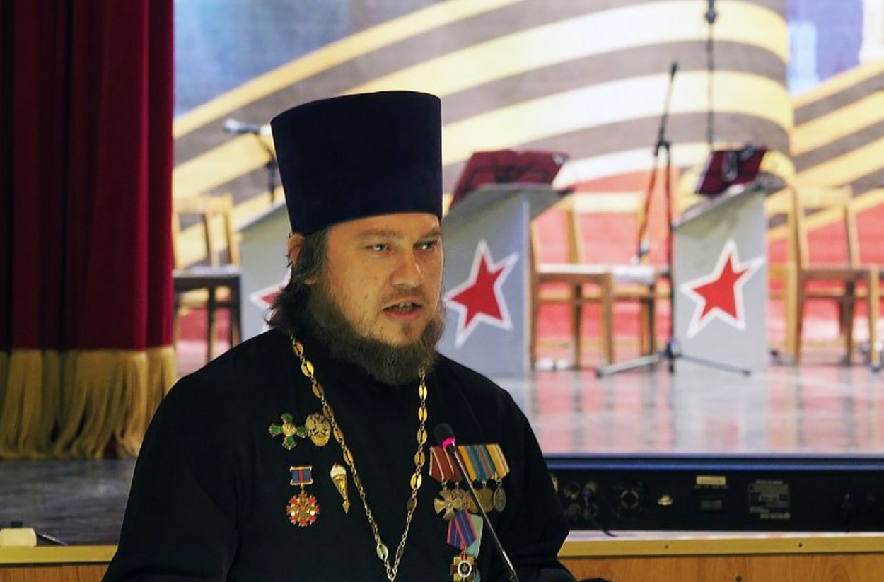 Vladimir Putin l-a decorat post-mortem pe ”preotul războinic”, ucis în războiul din Ucraina: „Erou al Federației Ruse”