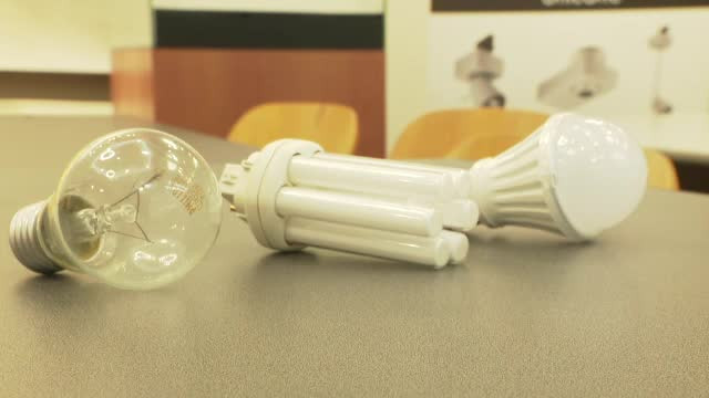 Se ia curentul în următoarele 4 zile în București și două județe. Zonele și intervalele orare când vor fi întreruperi