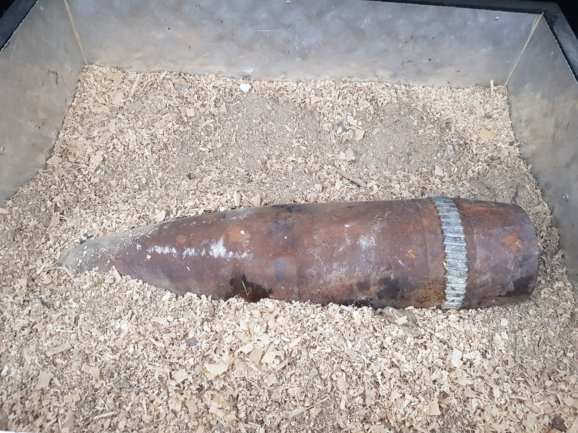 Un bărbat a dus un proiectil la centrul de colectare a fierului vechi din Harghita. Ce a urmat