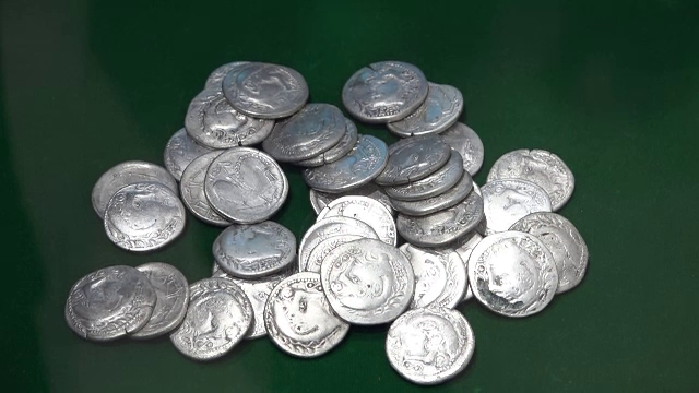 Doi români vor încasa sume mari de bani după ce au descoperit comori în Alba și Mureș. „Sunt piese foarte valoroase”