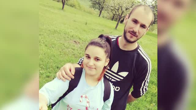 Medicii ar fi uitat un tifon în corpul Elenei, în timpul operației de cezariană. Infecția i-a provocat o moarte violentă