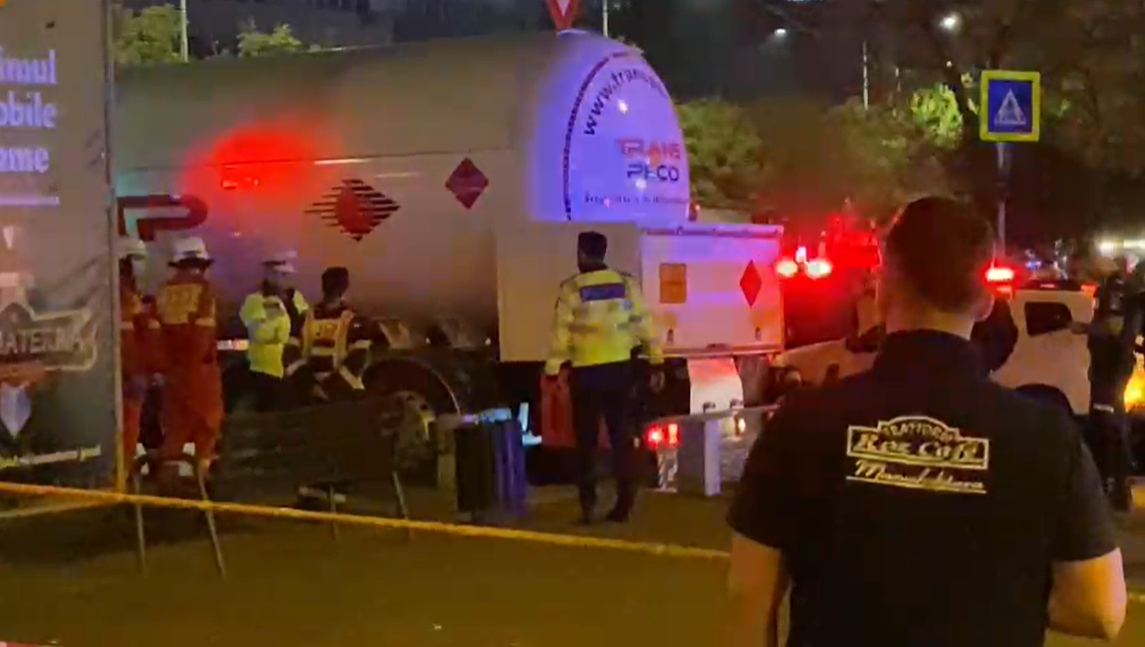 Un pieton a murit prins sub roțile unei cisterne, în zona Lujerului din București. VIDEO