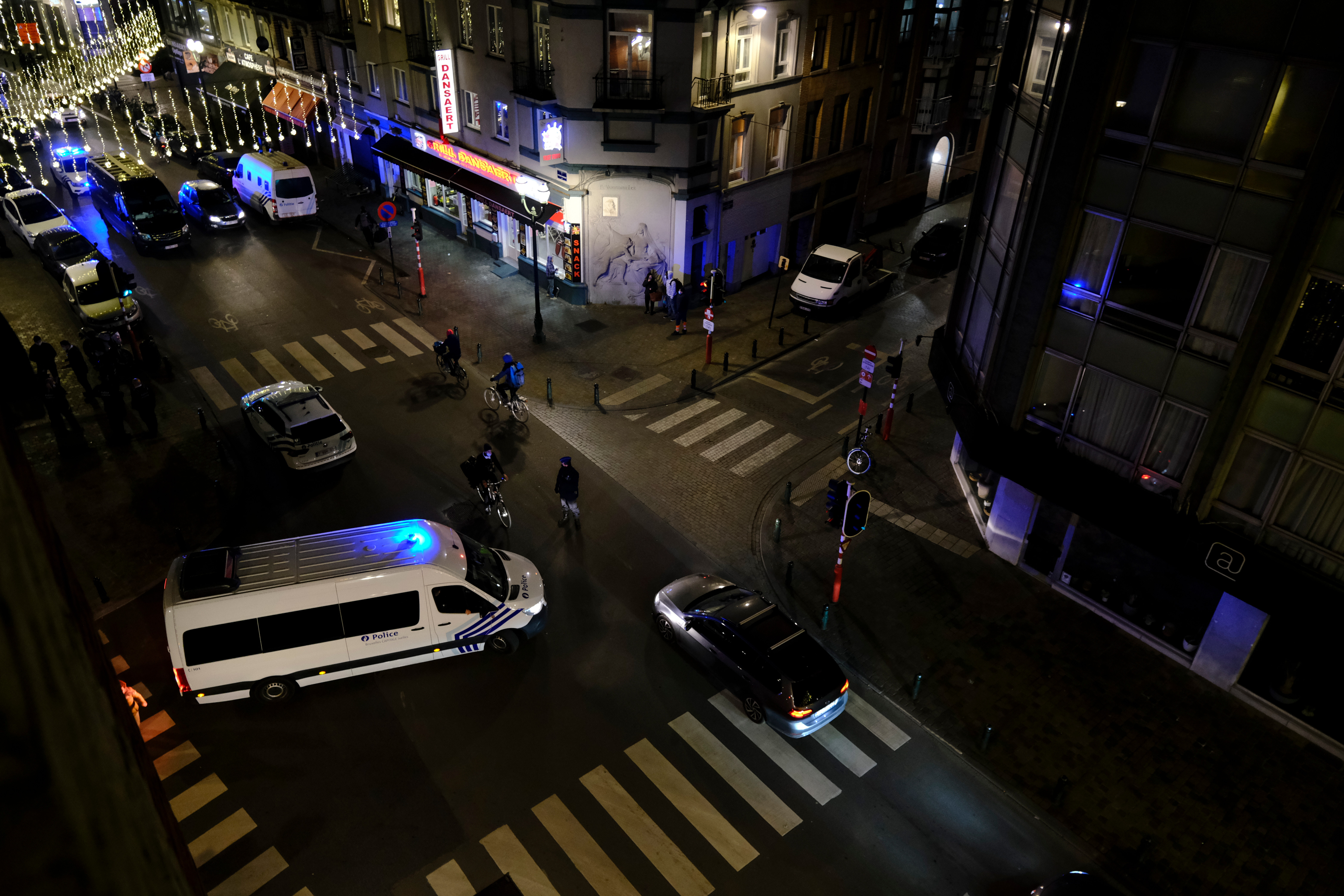 Cine este suspectul care a comis un posibil atac terorist la Bruxelles. Un polițist a fost ucis