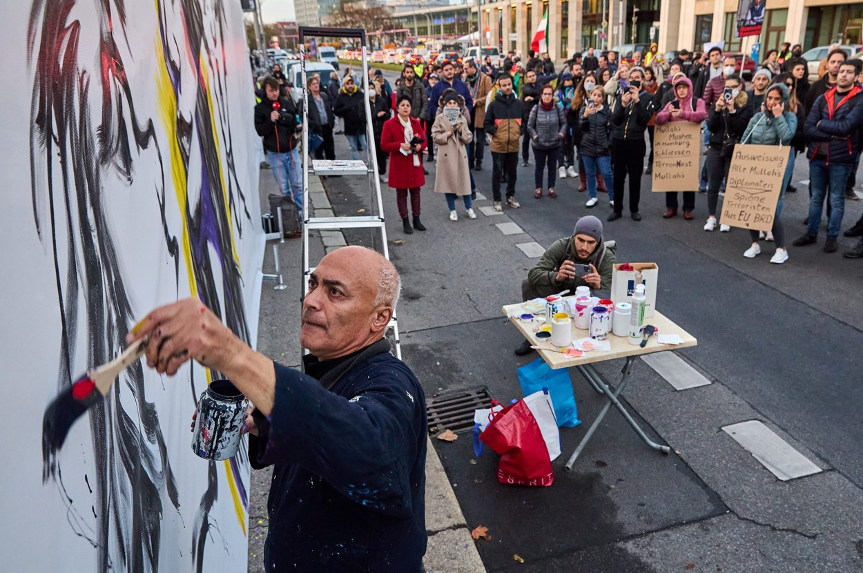 Mii de oameni din Iran riscă pedeapsa cu moartea în urma protestelor după moartea Mahsei Amini