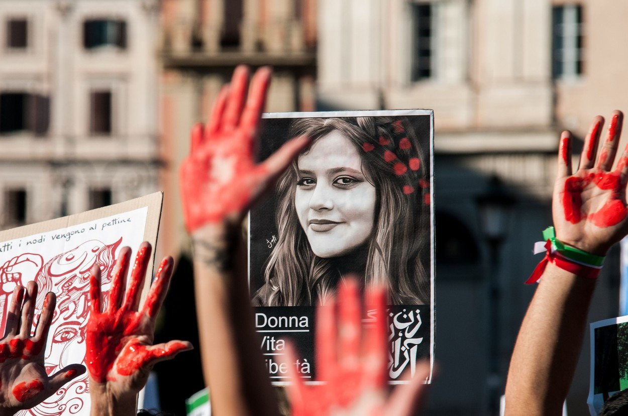 Prima condamnare la moarte în Iran, din cauza revoltelor faţă de moartea lui Mahsa Amini