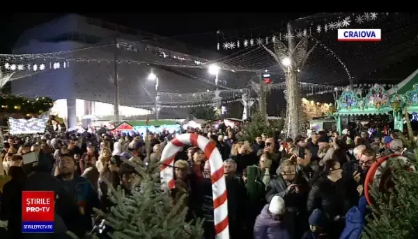 Milioane de luminițe au fost aprinse. Două dintre cele mai frumoase târguri de Crăciun din România s-au deschis