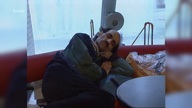 A murit bărbatul care a inspirat pelicula ”The Terminal”. A trăit 18 ani într-un aeroport din Paris și tot acolo a murit