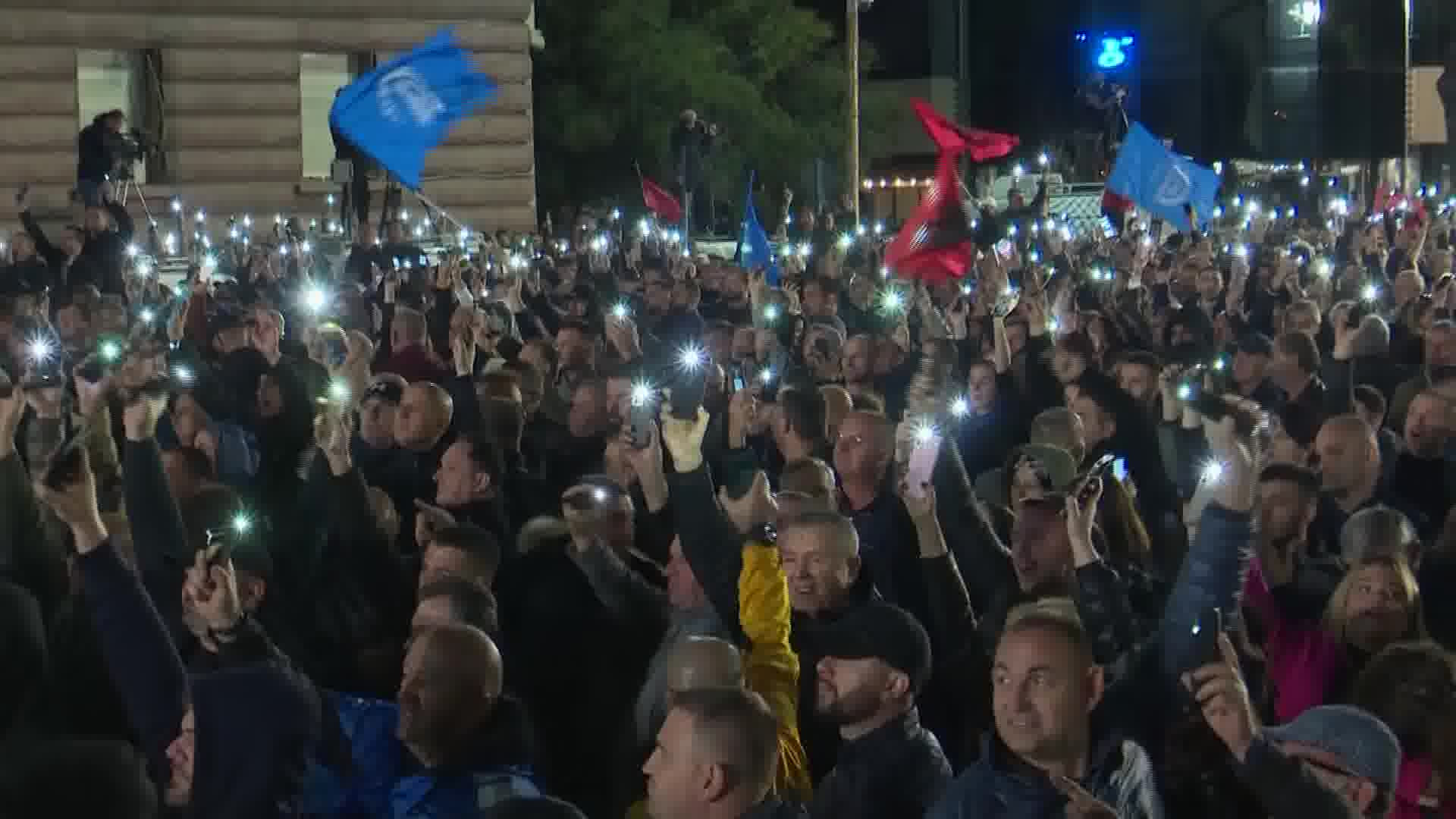 Mii de oameni au ieșit în stradă în Albania, în semn de protest față de nivelul scăzut de trai