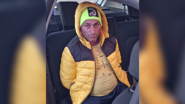 Bărbatul care a răpit două fetițe a recunoscut că le-a violat în mașină. Primele declarații ale mamei lor