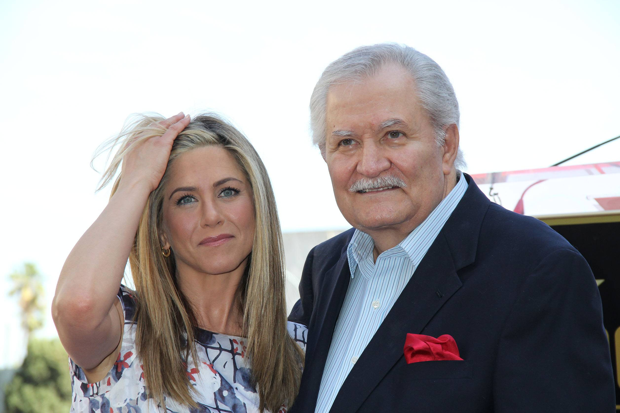 John Aniston a murit. Anunțul făcut de fiica sa, actrița Jennifer Aniston