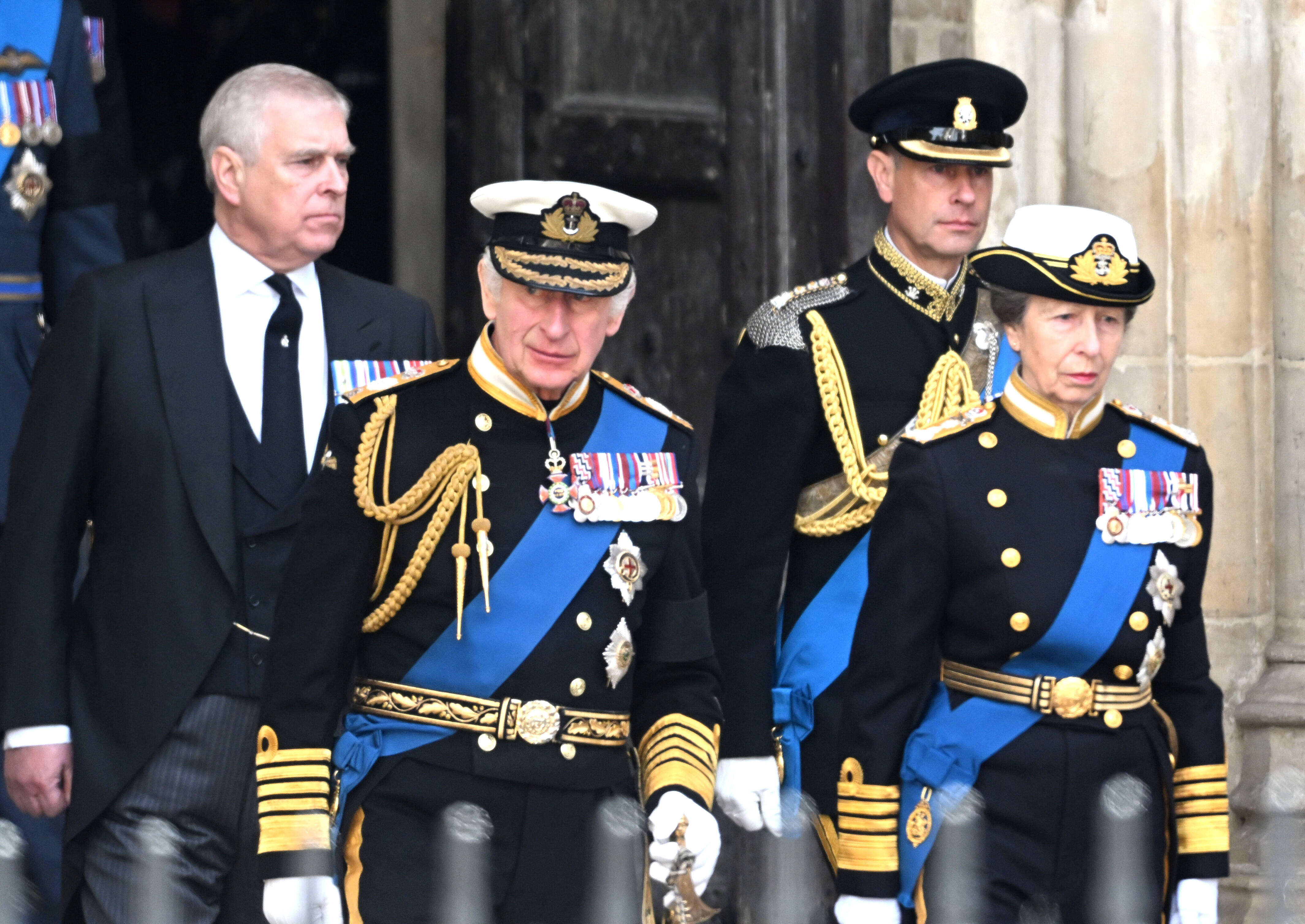 Regele Charles cere parlamentului britanic să le permită prințesei Anne și prințului Andrew să acționeze în locul său