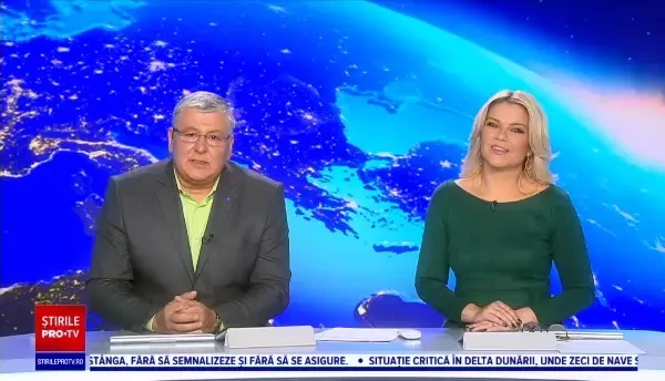 Momentul în care o mașină a intrat în vitrina unui magazin