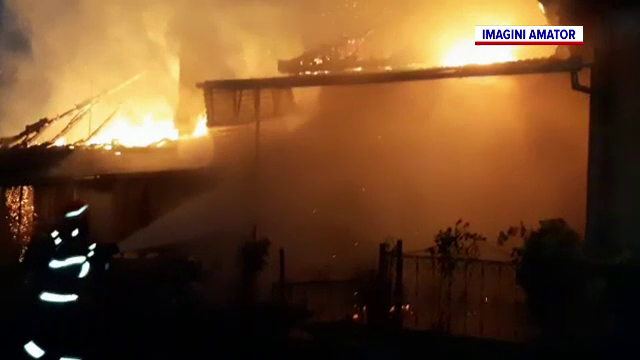 Doi bărbați din Neamț și Alba au decedat după ce locuințele lor au luat foc. Vecinii au fost cei care au chemat pompierii