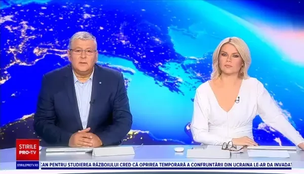 O mașină s-a aprins ca o torță, în mers, pe un bulevard din Craiova. De la ce a pornit incendiul