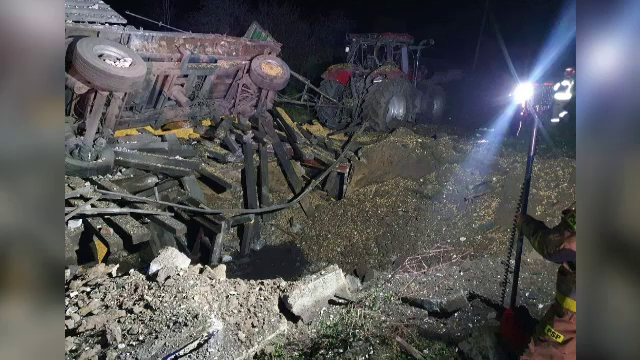 Ce au găsit polonezii în locul în care a căzut racheta care a ucis doi oameni. „Zona este scanată”