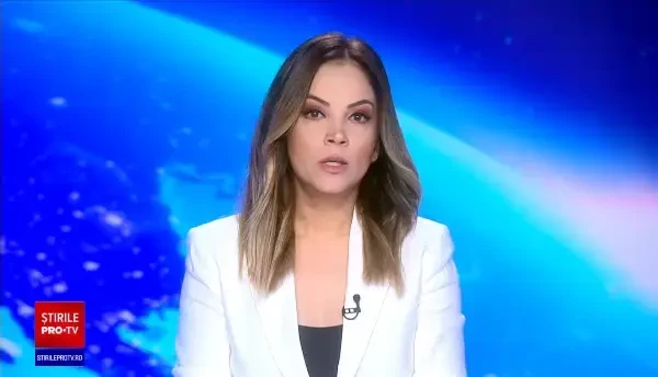 La un pas de tragedie. Un bărbat a forțat traversarea căii ferate în timp ce se închideau barierele