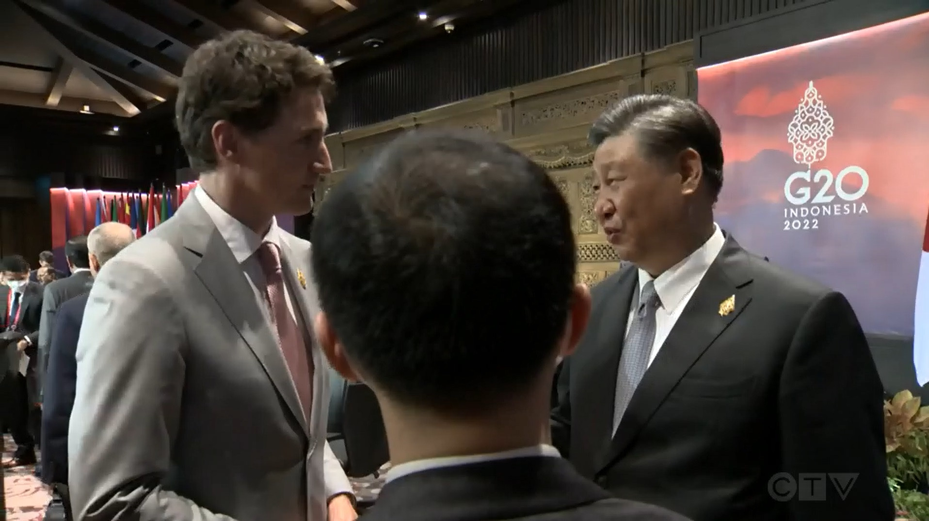 Xi Jinping a cedat și l-a certat în public pe Justin Trudeau. Imaginile au făcut înconjurul internetului. VIDEO
