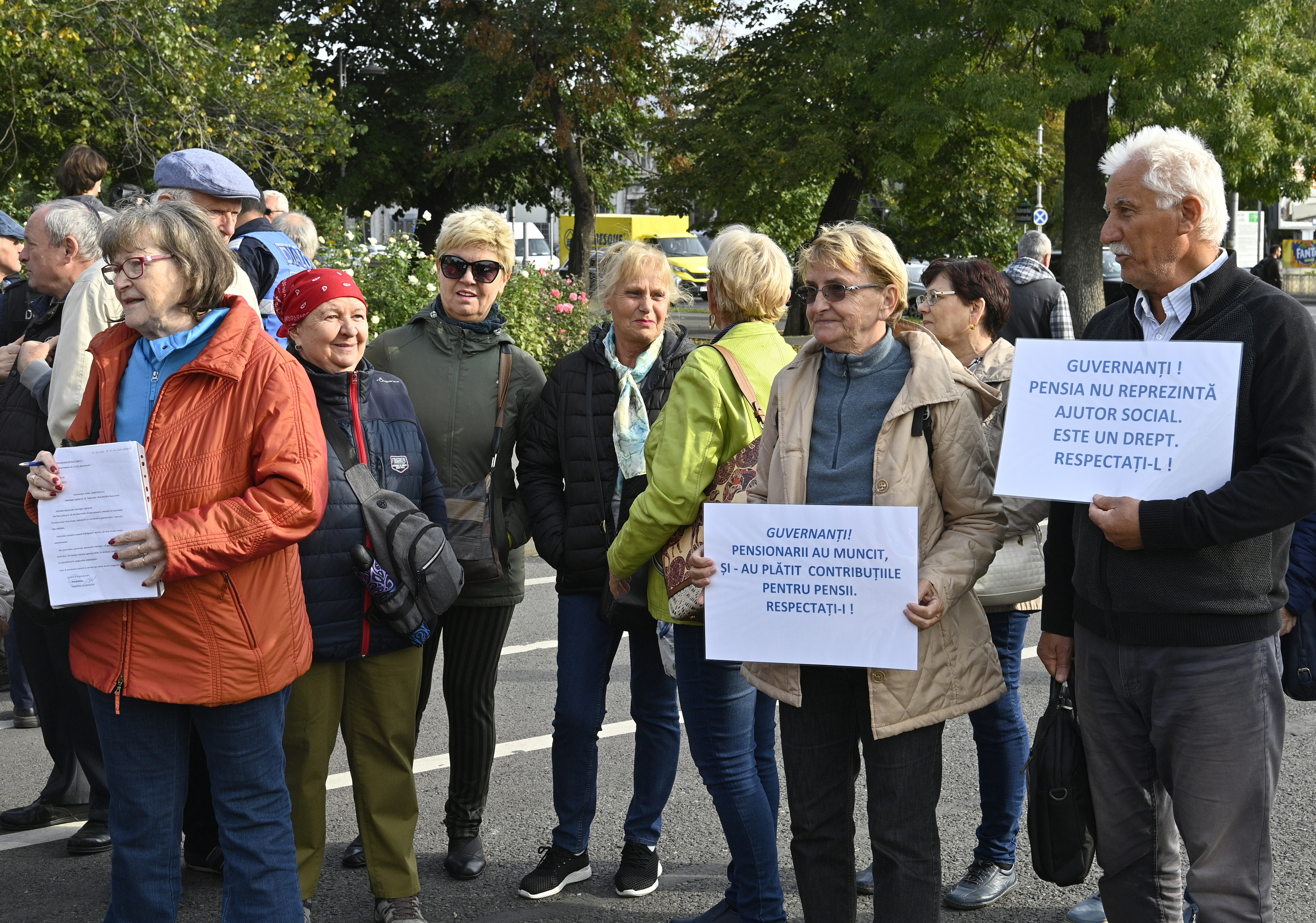 Pensionarii nu sunt de acord cu majorarea diferenţiată a pensiilor: O asemenea măsură nu poate fi acceptată
