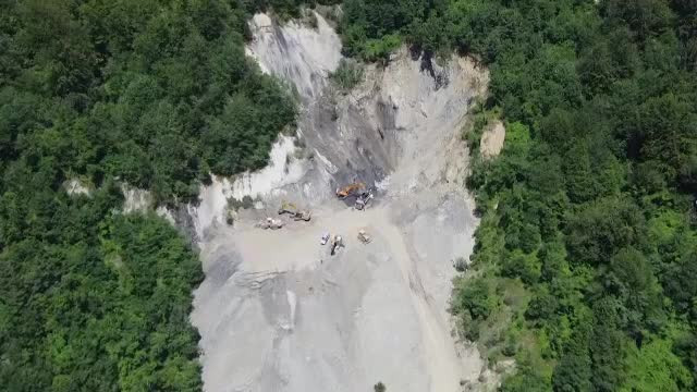 Investigație ”România, te iubesc!”. Metoda prin care ”băieții deștepți” fac bani frumoși, vânzând la stat resursele statului