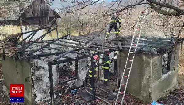 Doi copii, de 1 an și 2 ani și jumătate, au murit după ce casa le-a fost cuprinsă de flăcări, în Buzău