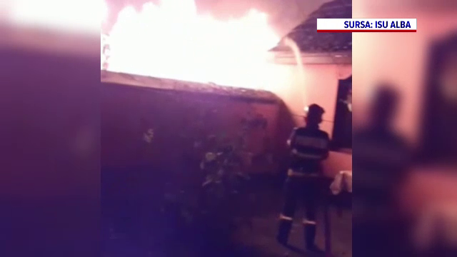 Un bărbat din Aiud a murit după ce casa în care se afla a ars. Cauza ar fi o țigară lăsată aprinsă