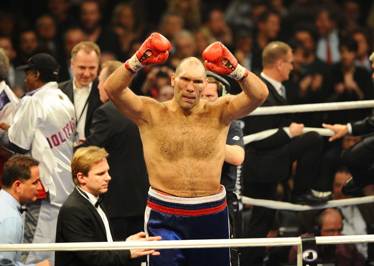 Legendarul Nikolai Valuev, dus de urgență la spital. Recent, fusese citat să lupte în Ucraina