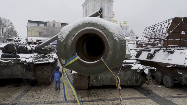 Rușii omoară cu rachete civili ucraineni, dar acuză trupele Kievului de crime de război