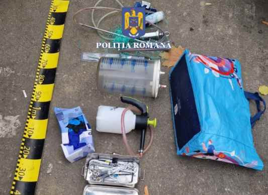 Polițiștii au îngropat o afacere cu morți. Patru persoane reținute, inclusiv un medic