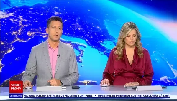 Accident cu trei victime. Un șofer a pierdut controlul volanului și a lovit indicatorul din beton de la intrarea în Târgu Jiu