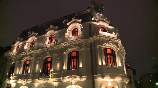 Atmosferă de poveste în casa Miței Biciclista. Cum s-au distrat bucureștenii în monumentul din Piața Amzei