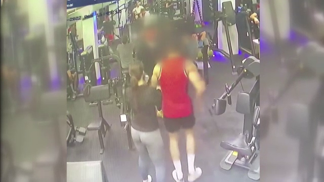 Un român și un arab s-au luat la bătaie într-o sală de fitness din Iași, din cauza unei fete