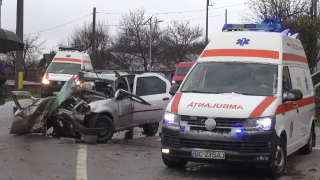Ninsori abundente în nordul țării. Doi frați au murit după ce au alunecat cu mașina în fața unui camion