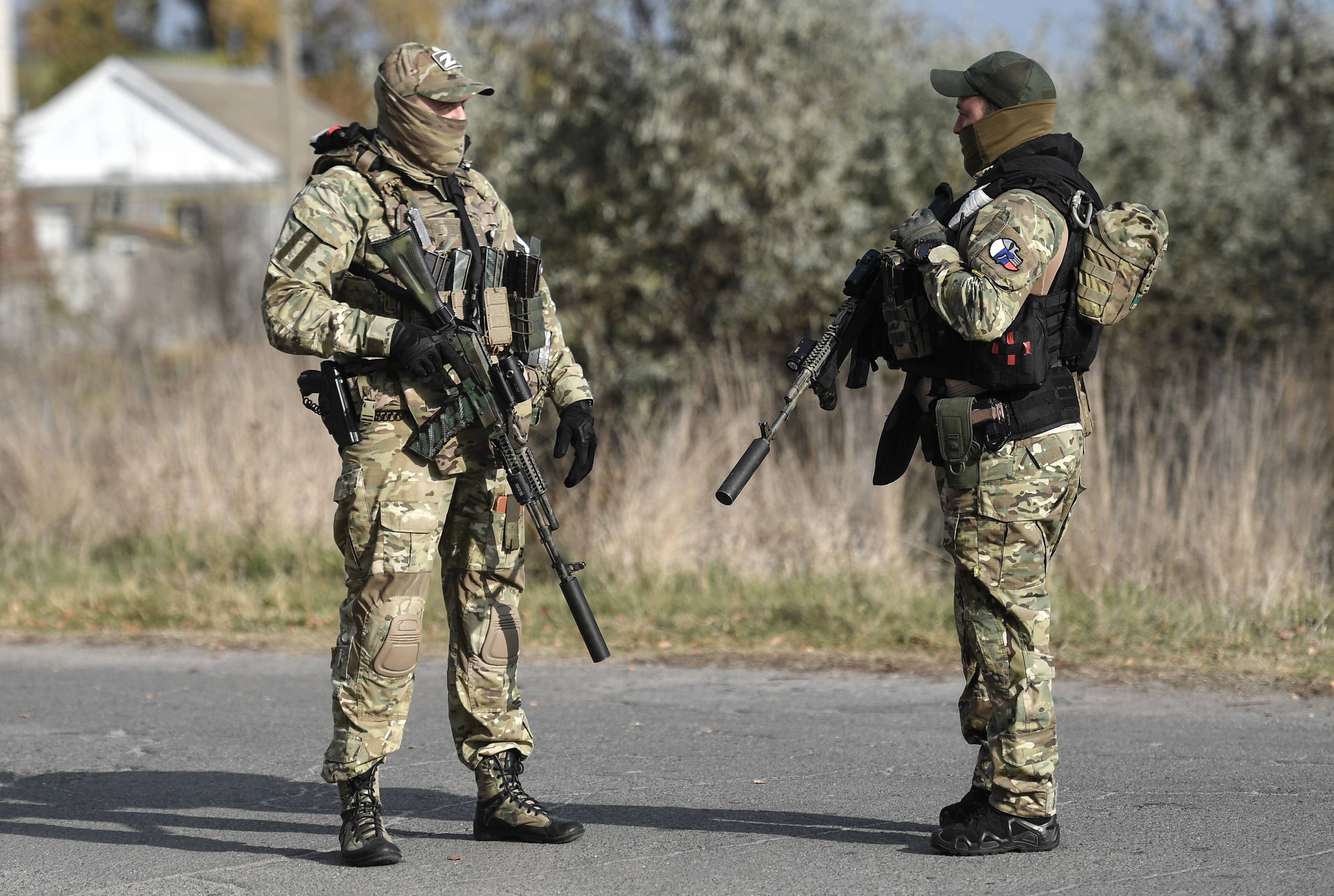 Rușii, acuzați că au ars cadavre la groapa de gunoi din Herson. „Au aruncat gunoiul peste ei și gata”