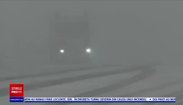 Vremea rea din nordul țării face ravagii. Drumurile au fost blocate și mai multe zboruri anulate