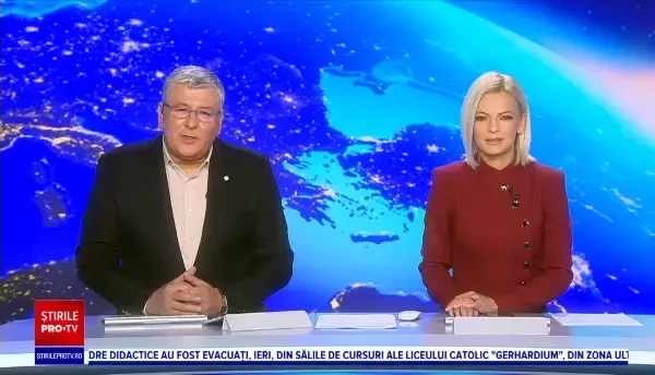 Un pui de girafă este noua vedetă de la o grădină zoologică din Marea Britanie. Imagini spectaculoase de la nașterea sa