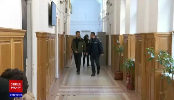 „M-a prins de gât și m-a izbit de uş̦ă”. Mărturia polițistei din Baia Mare care își acuză superiorul de abuzuri