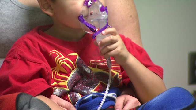 Un virus care provoacă infecții severe a îmbolnăvit mii de copii, în multe țări. În România avem zeci de bebeluși internați