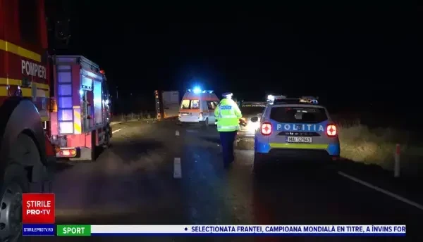 Accident cu doi morți pe DN7. O victimă a fost proiectată pe șosea, iar bucăți de caroserie s-au împrăștiat pe zeci de metri