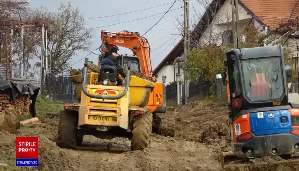 Mai multe case din Satu Mare sunt aproape de prăbușire din cauza lucrărilor de canalizare. Oamenii și-au părăsit căminele