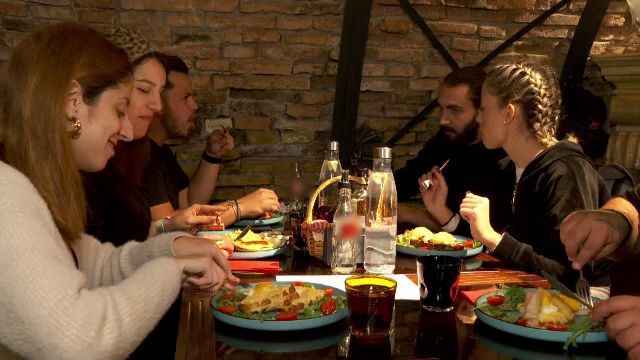 Din cauza scumpirilor, românii au rărit ieșirile la restaurant. Cele mai mari creșteri sunt raportate în Transilvania