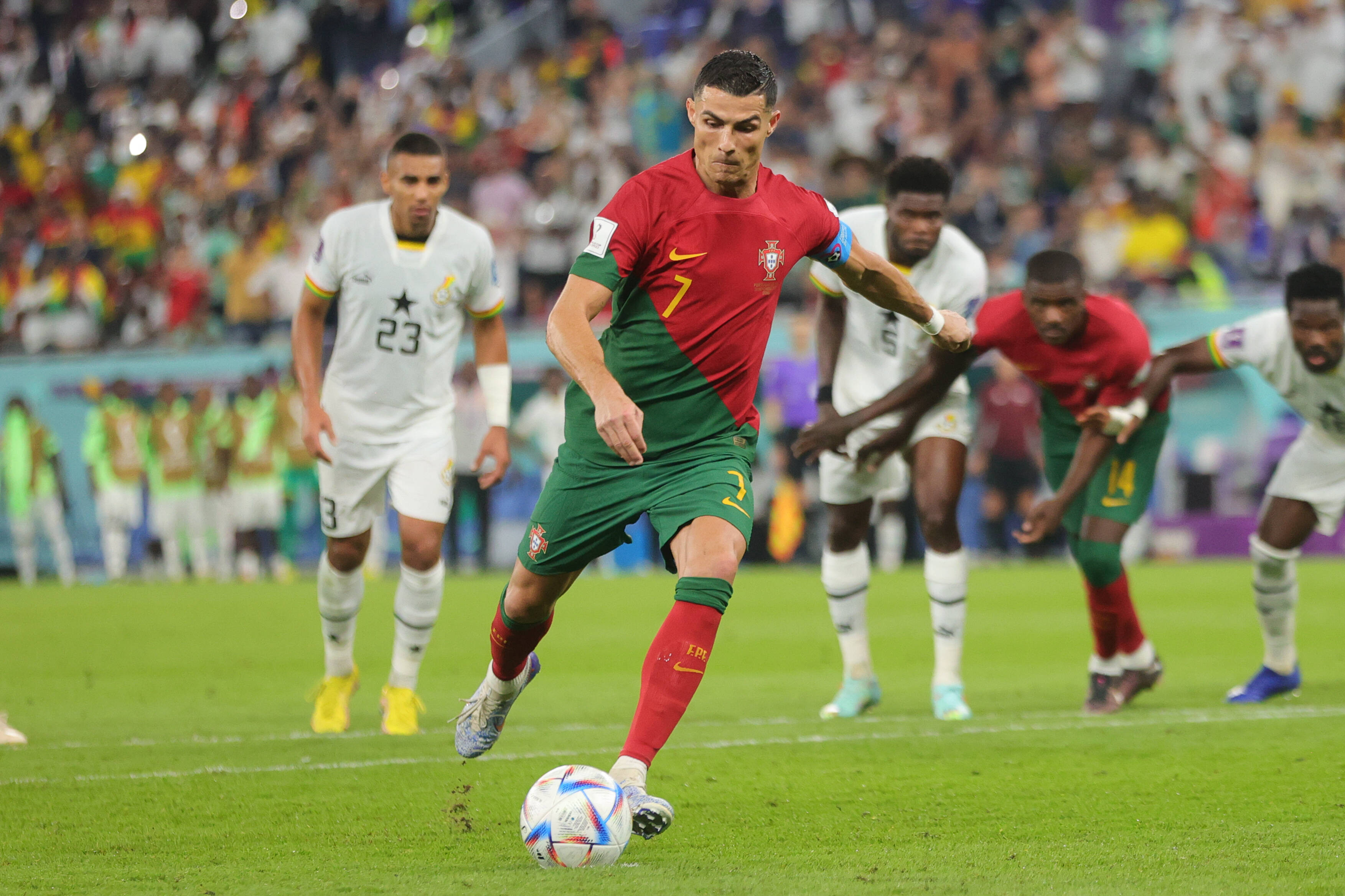 Cristiano Ronaldo a devenit primul jucător care a înscris la cinci ediţii ale Cupei Mondiale