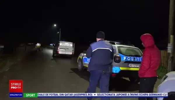 Panică într-un sat din Vaslui. Un bărbat bolnav psihic a sfârșit împușcat, după ce aproape și-a omorât părinții cu un topor