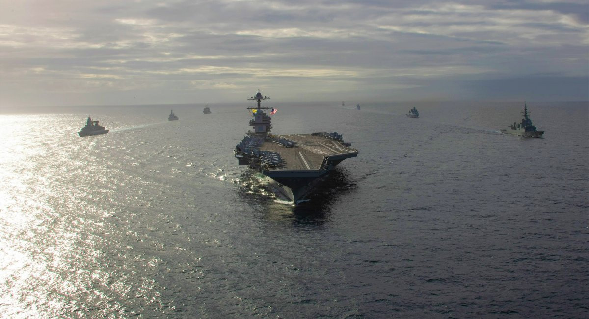 Avion de vânătoare american, căzut în mare în timp ce evita un atac al Houthiților. Pagubă de 60 de milioane de dolari