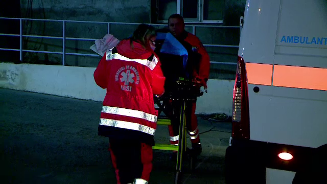 O femeie din Iași, în stare gravă după ce a fost înjunghiată de soț. Fugise de acasă de frica bărbatului