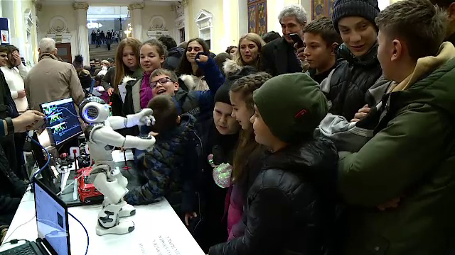 Noaptea Albă a Cercetătorilor, în Craiova: De la ochelari inteligenți, până la roboți ce pot ajunge în spitale