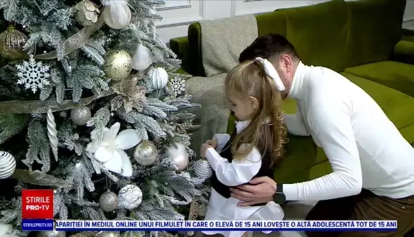 Românii iubesc Crăciunul, dar vor cumpăra mai puțin sau mai ieftin în acest an. Ce produse și cadouri au pe listă