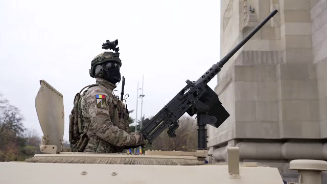 Pregătirile pentru parada de 1 Decembrie sunt în toi. Mii de români au fost la Arcul de Triumf să admire repetițiile