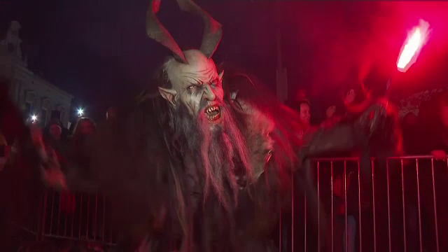 De ce se ține un crap viu în casă de Crăciun. Ce semnifică acest obicei ciudat și unde se practică