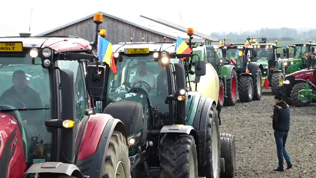 Zeci de fermieri din Satu Mare au ieșit cu tractoarele la protest. Și-au vândut animalele și nu mai fac față scumpirilor